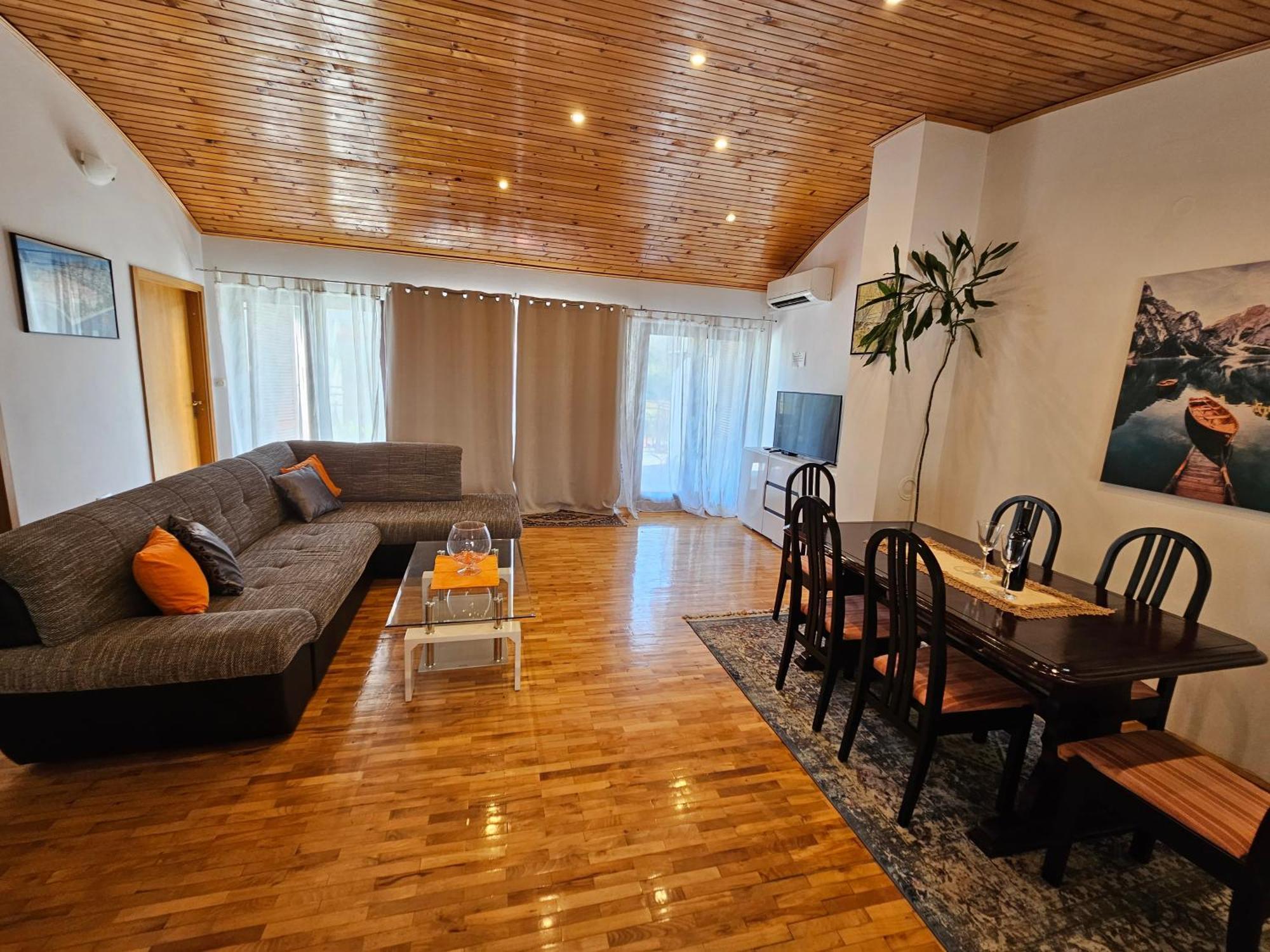 Apartment Slavka Трогир Екстериор снимка
