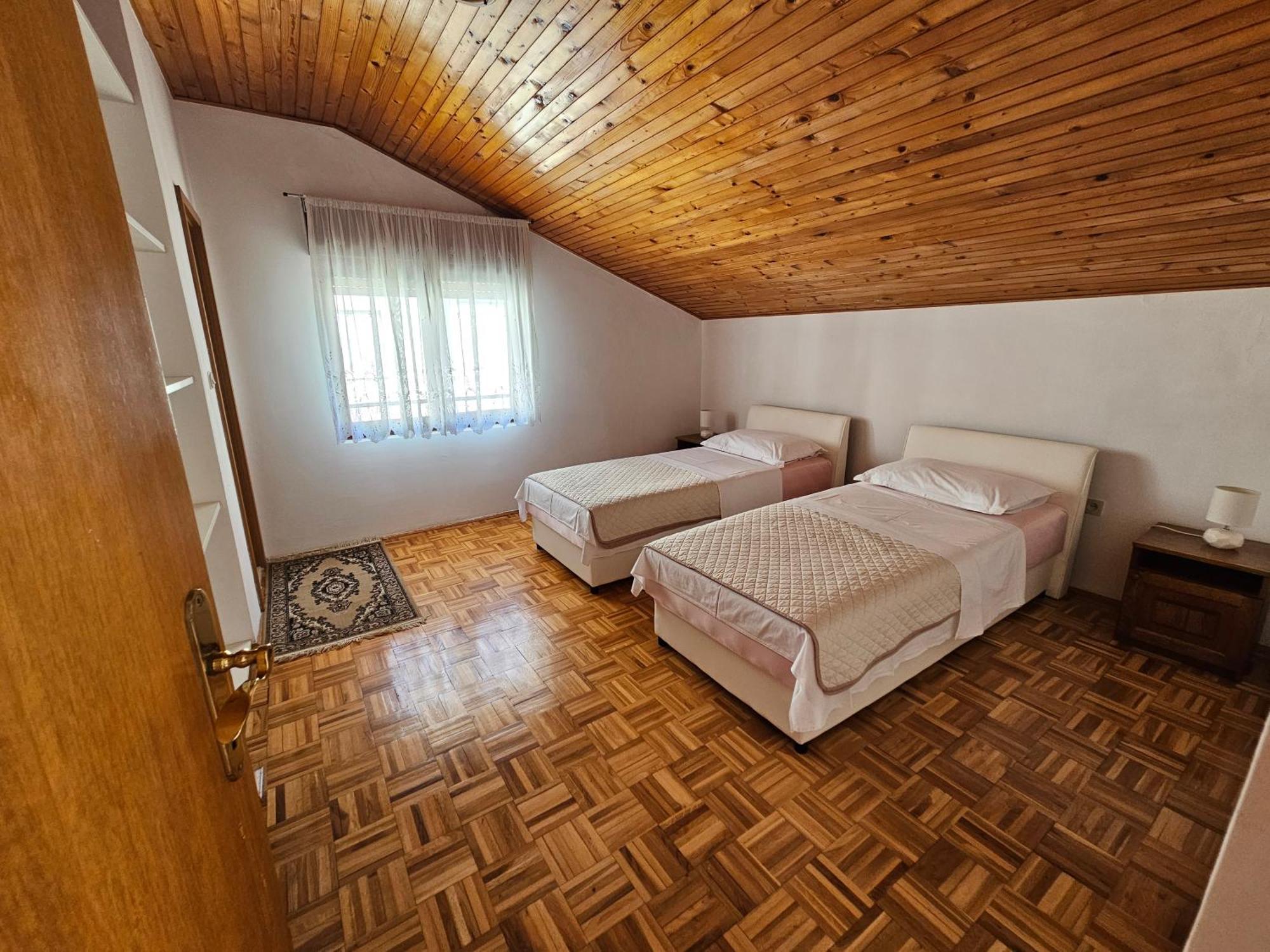 Apartment Slavka Трогир Екстериор снимка